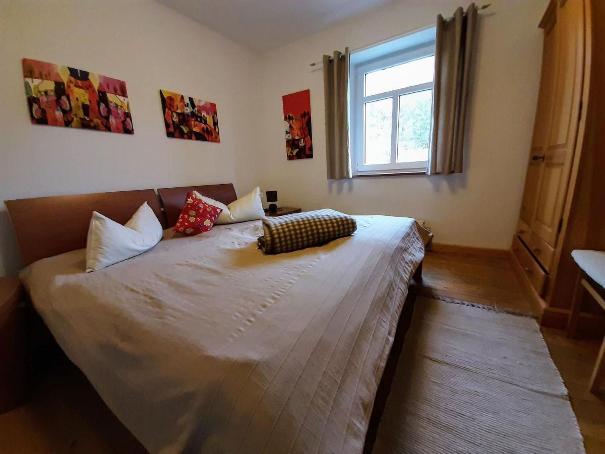 Suedeifel Ferienhaeuser Christian Faust Villa Zweifelscheid Екстериор снимка