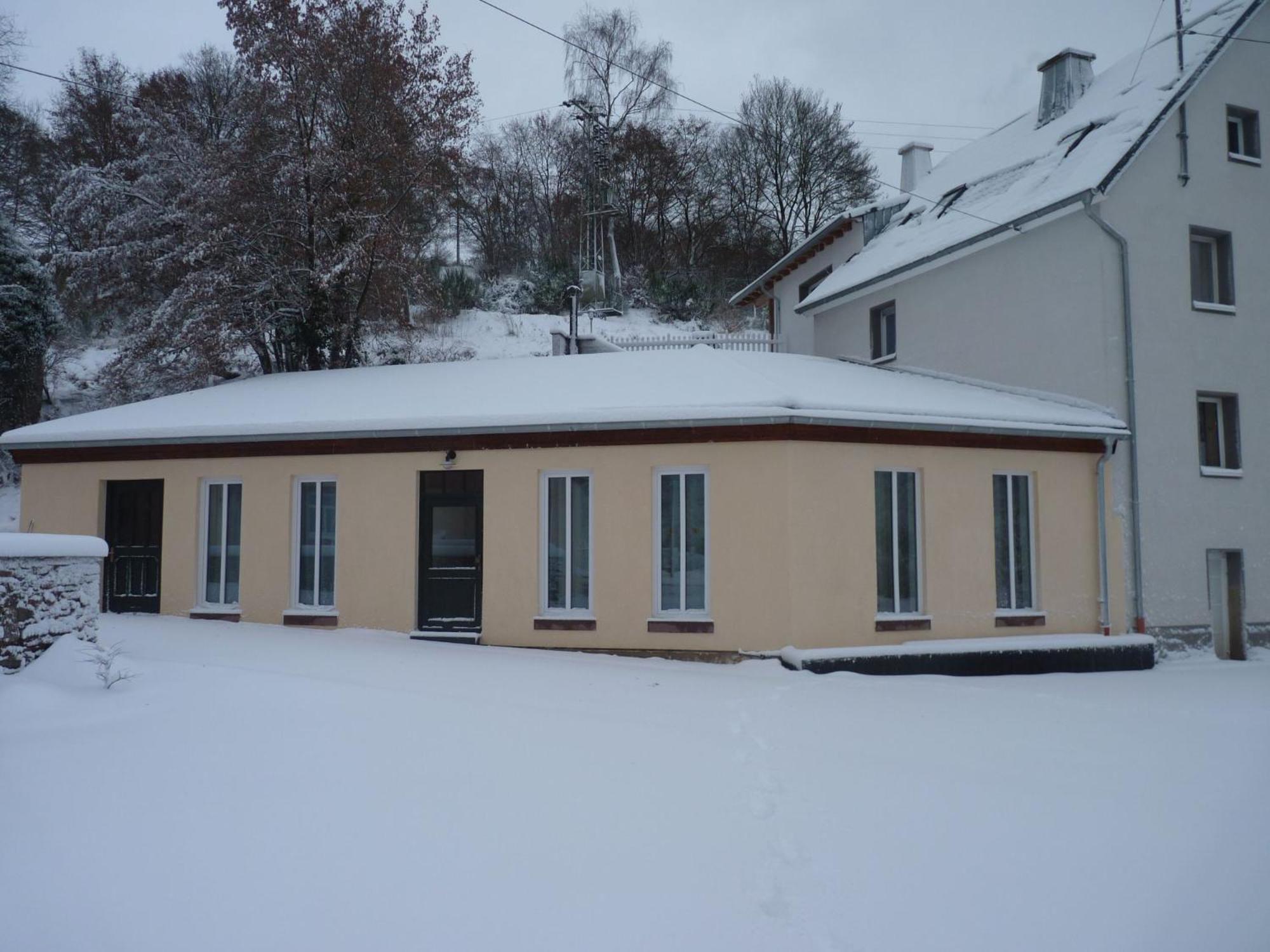 Suedeifel Ferienhaeuser Christian Faust Villa Zweifelscheid Екстериор снимка